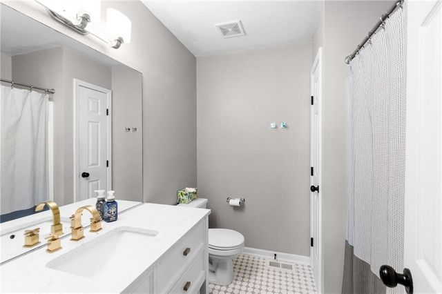 8903 NE 109TH Street, Kansas City, MO 64157