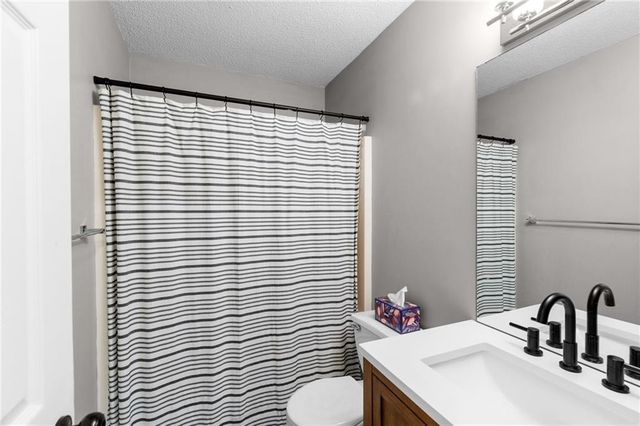 8903 NE 109TH Street, Kansas City, MO 64157