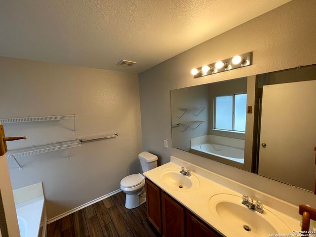 4027 BULVERDE PKWY, San Antonio, TX 78259