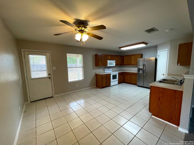 4027 BULVERDE PKWY, San Antonio, TX 78259
