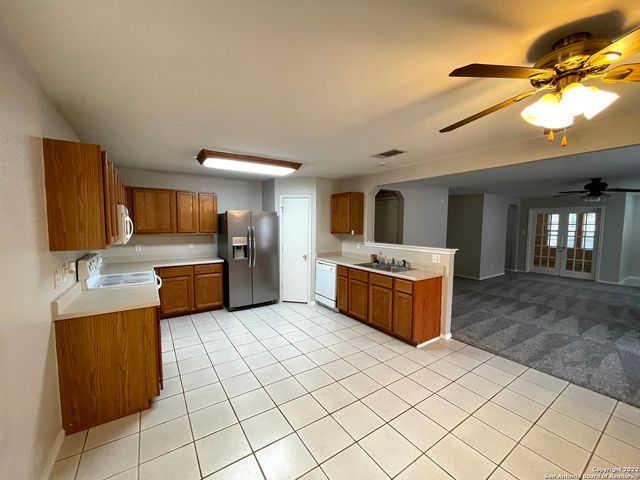 4027 BULVERDE PKWY, San Antonio, TX 78259