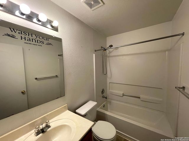 4027 BULVERDE PKWY, San Antonio, TX 78259