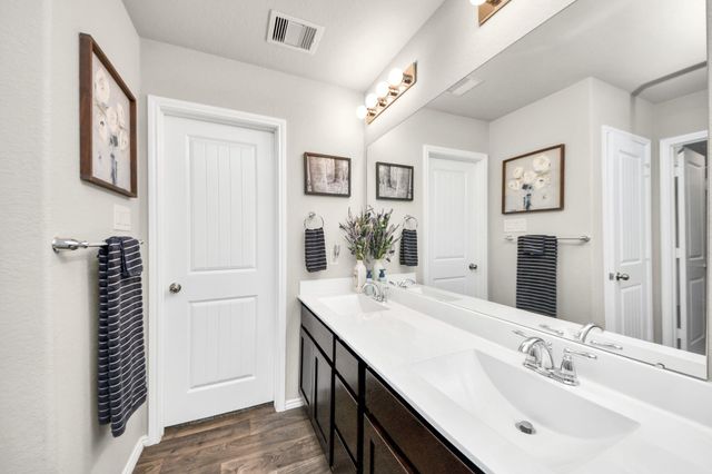 1802 Brady Shores Drive, Richmond, TX 77469