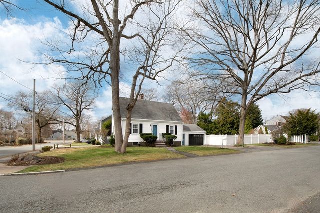 14 Sumner Ave, Braintree, MA 02184