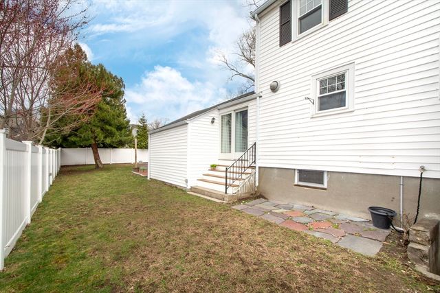 14 Sumner Ave, Braintree, MA 02184
