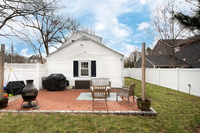 14 Sumner Ave, Braintree, MA 02184