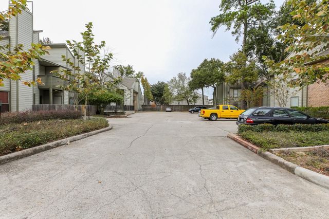 17417 Red Oak Drive 133, Houston, TX 77090