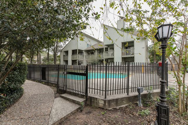 17417 Red Oak Drive 133, Houston, TX 77090