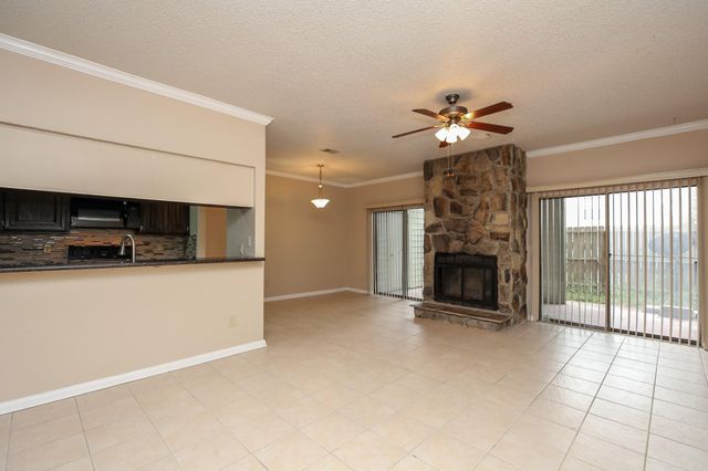 17417 Red Oak Drive 133, Houston, TX 77090