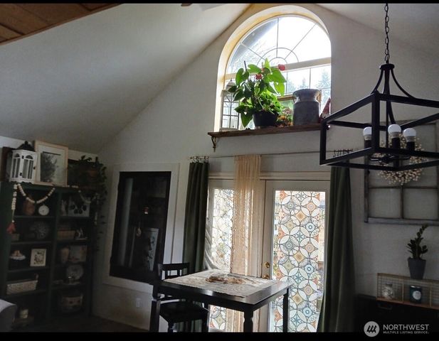 25115 72nd Avenue E, Graham, WA 98338