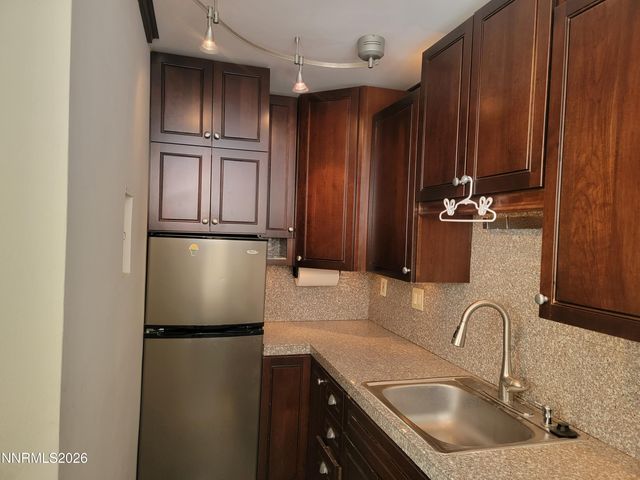 280 Island Avenue APT 1007, Reno, NV 89501