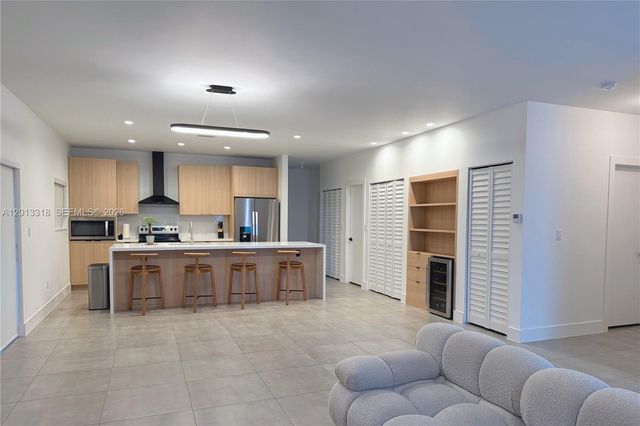 233 NW 120th St, Miami, FL 33168