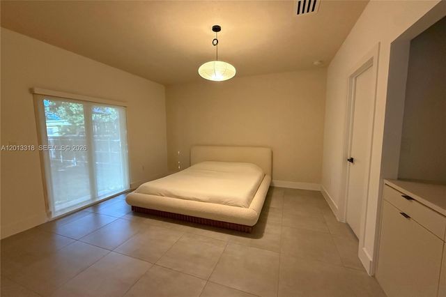 233 NW 120th St, Miami, FL 33168