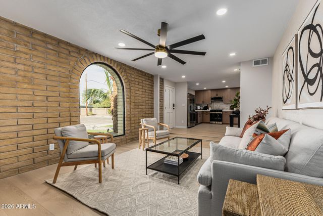 11801 N 37TH Way, Phoenix, AZ 85028