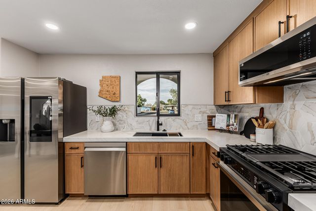 11801 N 37TH Way, Phoenix, AZ 85028