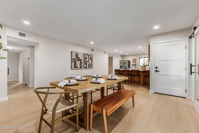 11801 N 37TH Way, Phoenix, AZ 85028