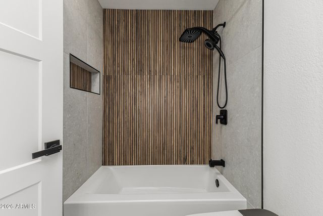 11801 N 37TH Way, Phoenix, AZ 85028