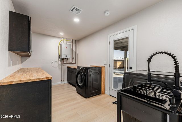 11801 N 37TH Way, Phoenix, AZ 85028