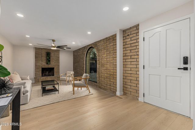 11801 N 37TH Way, Phoenix, AZ 85028