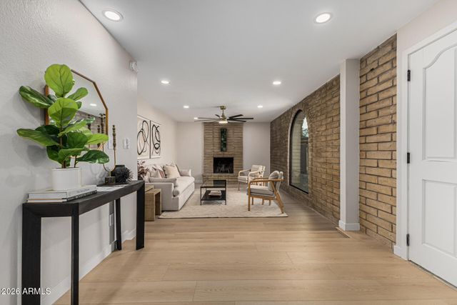 11801 N 37TH Way, Phoenix, AZ 85028