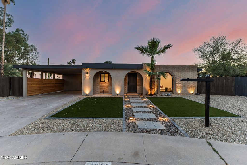 11801 N 37TH Way, Phoenix, AZ 85028