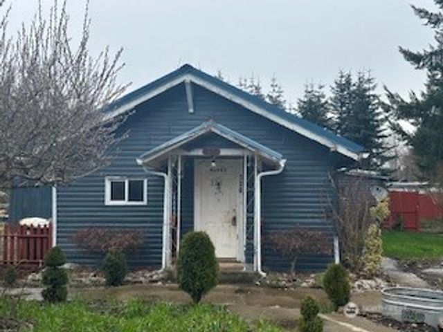 320 Queen Avenue, Pe Ell, WA 98572