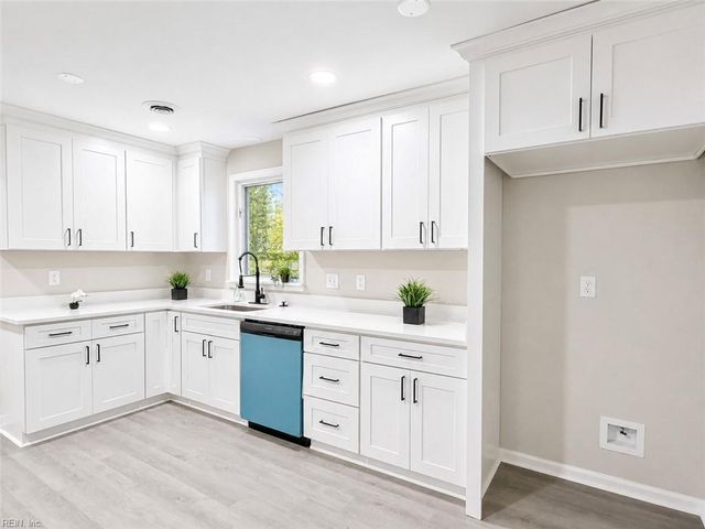 700 Hemlock CRES, Virginia Beach, VA 23464
