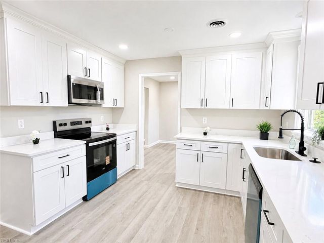 700 Hemlock CRES, Virginia Beach, VA 23464