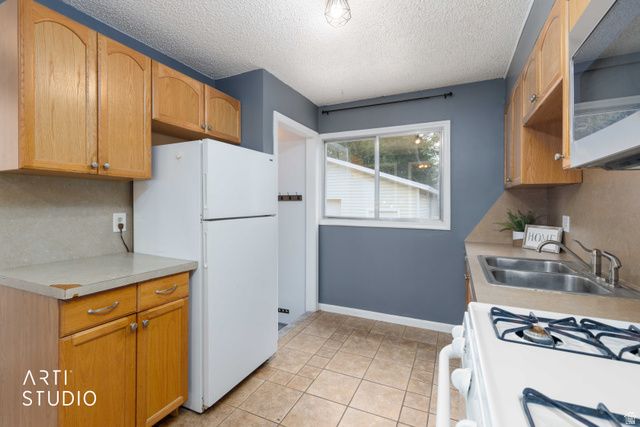 186 W 4800 S, Washington Terrace, UT 84405