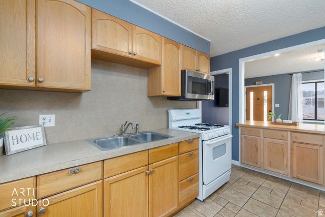 186 W 4800 S, Washington Terrace, UT 84405