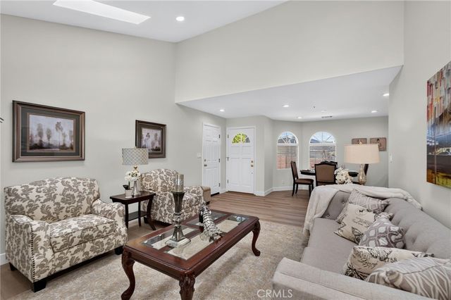 300 W Laurel Avenue, Sierra Madre, CA 91024