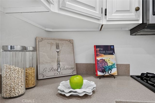 300 W Laurel Avenue, Sierra Madre, CA 91024