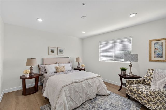 300 W Laurel Avenue, Sierra Madre, CA 91024