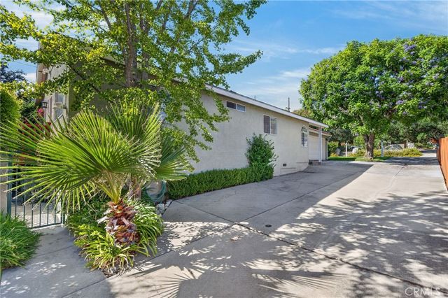 300 W Laurel Avenue, Sierra Madre, CA 91024