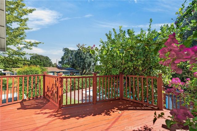 300 W Laurel Avenue, Sierra Madre, CA 91024