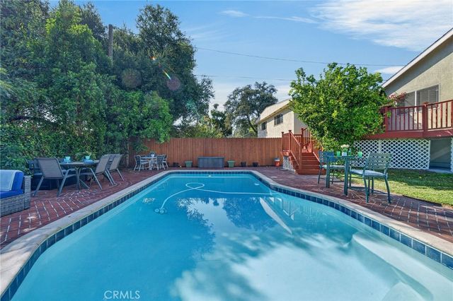 300 W Laurel Avenue, Sierra Madre, CA 91024