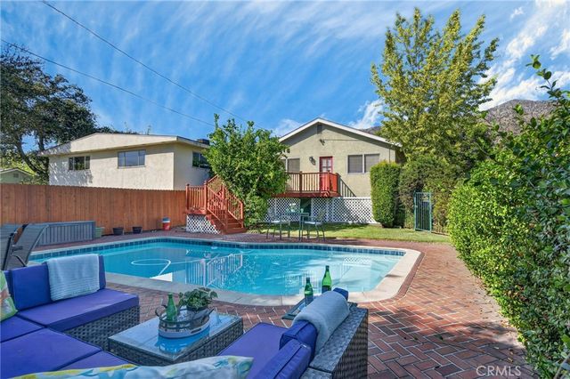 300 W Laurel Avenue, Sierra Madre, CA 91024