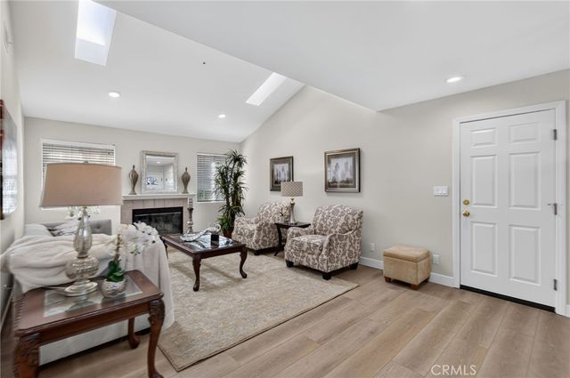 300 W Laurel Avenue, Sierra Madre, CA 91024