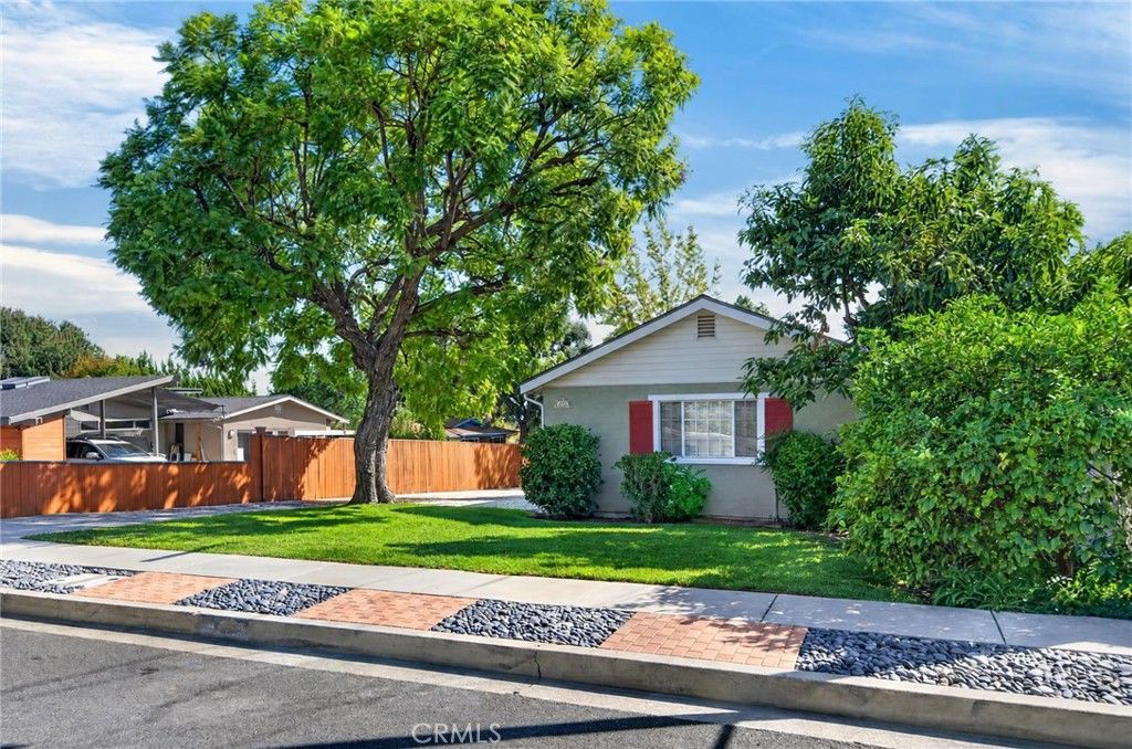 300 W Laurel Avenue, Sierra Madre, CA 91024 — photo 2