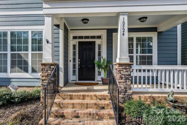 10524 Royal Winchester Drive, Charlotte, NC 28227