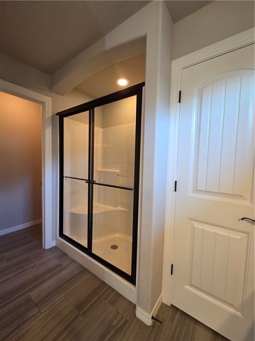404 W Gillian Avenue, Rogers, AR 72758