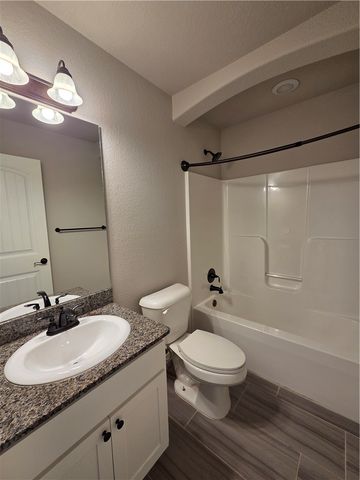 404 W Gillian Avenue, Rogers, AR 72758