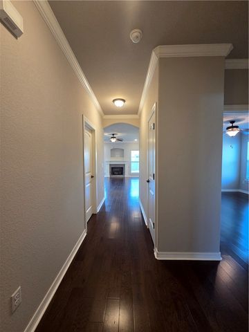 404 W Gillian Avenue, Rogers, AR 72758