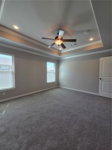 404 W Gillian Avenue, Rogers, AR 72758