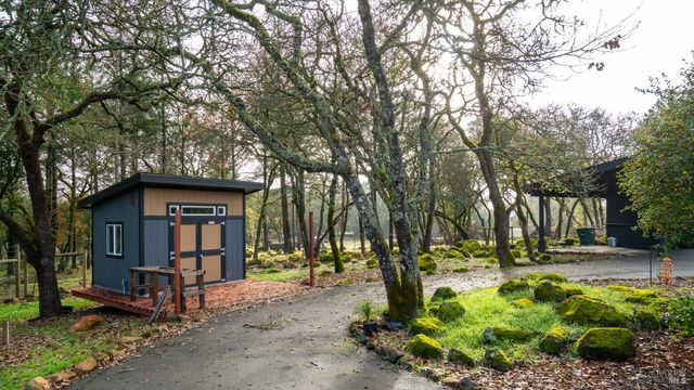 2789 Bardy Rd, Santa Rosa, CA 95404