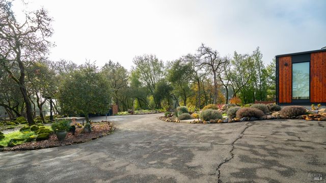 2789 Bardy Rd, Santa Rosa, CA 95404