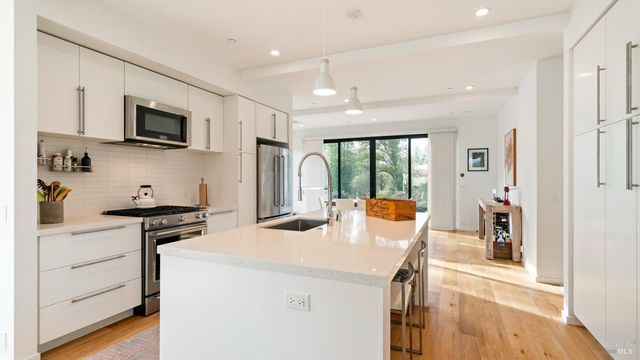 2789 Bardy Rd, Santa Rosa, CA 95404