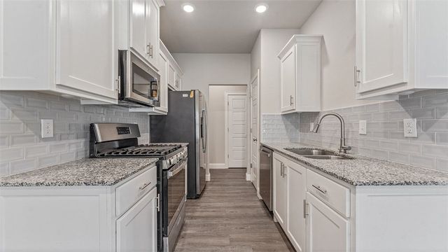1100 Pebble Pass, Centerton, AR 72719