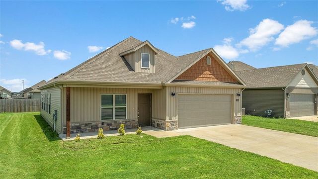 1100 Pebble Pass, Centerton, AR 72719