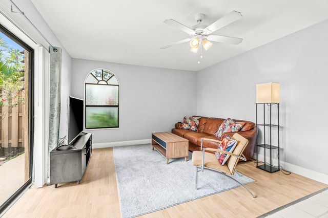 3900 Village Drive D, Delray Beach, FL 33445